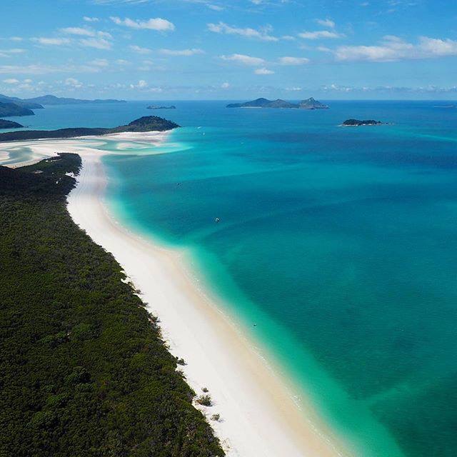 Aerial photo of Whitehaven looking north towards Hill Inlet. This is the stretch Steve and I walked. Again, not my photo. 