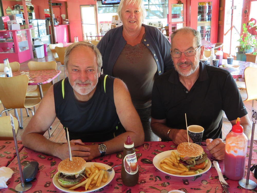 The report came in that the Oodnaburgers were excellent! Ken, Wendy and Steve.