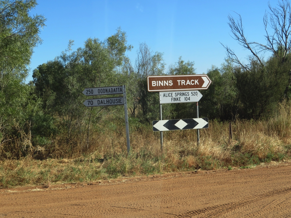 The t-junction leaving Mt Dare - on our way to Finke.