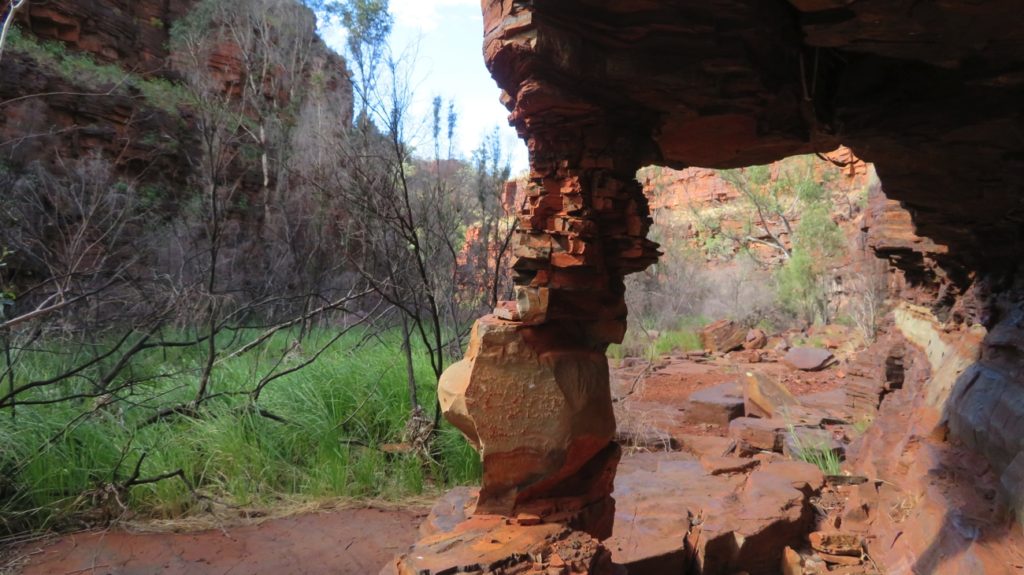 Interesting natural weathering left this little pillar holding up the rock above. Dales Gorge.
