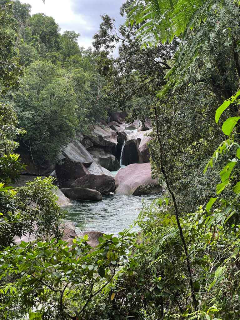 This image has an empty alt attribute; its file name is 05_01_Babinda_boulders2-768x1024.jpg